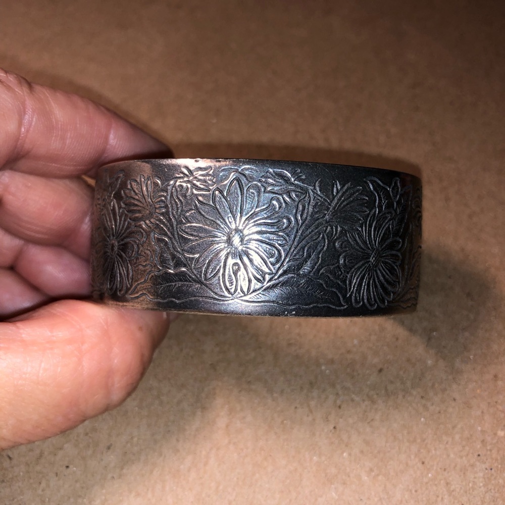 Salisbury Pewter Flower of Month April Bracelet
